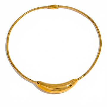 Choker z rzeźbioną linią