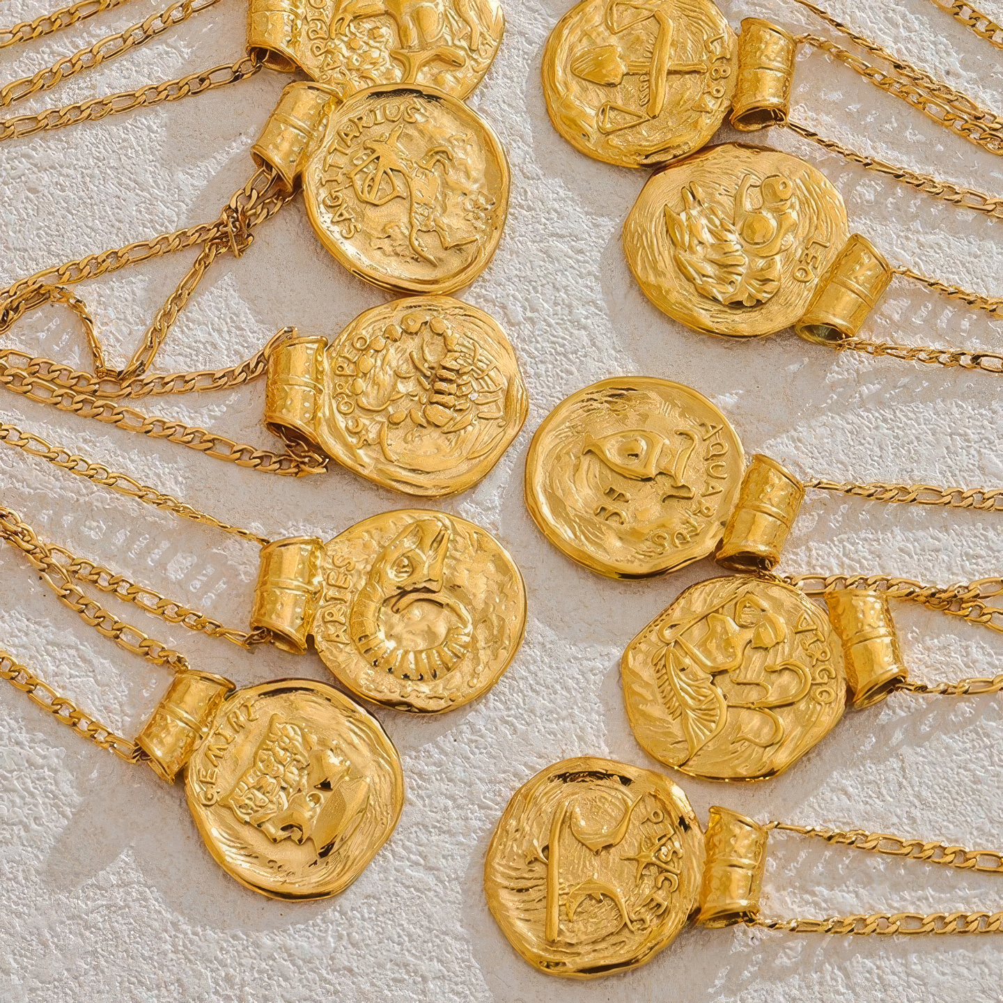 Naszyjnik z monetą zodiaku